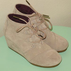 Toms Kala Desert Wedge Suede Bootie Women's W 6 Taupe Tan Lace Up Boots Shoes